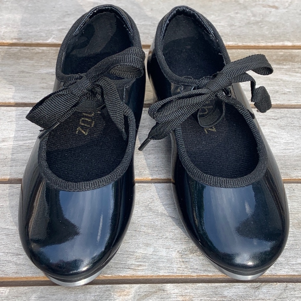 Danshūz Girl’s Size 9 Black Tap Shoes